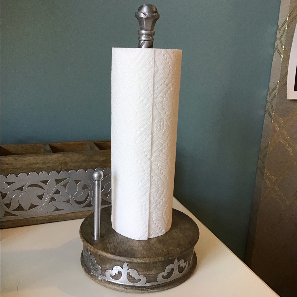 Paper towel holder by GG Collection